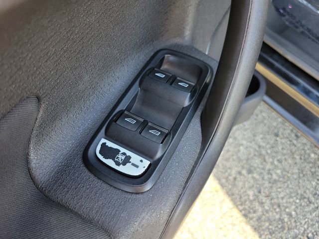 Used 2014 Ford Fiesta SE image 19