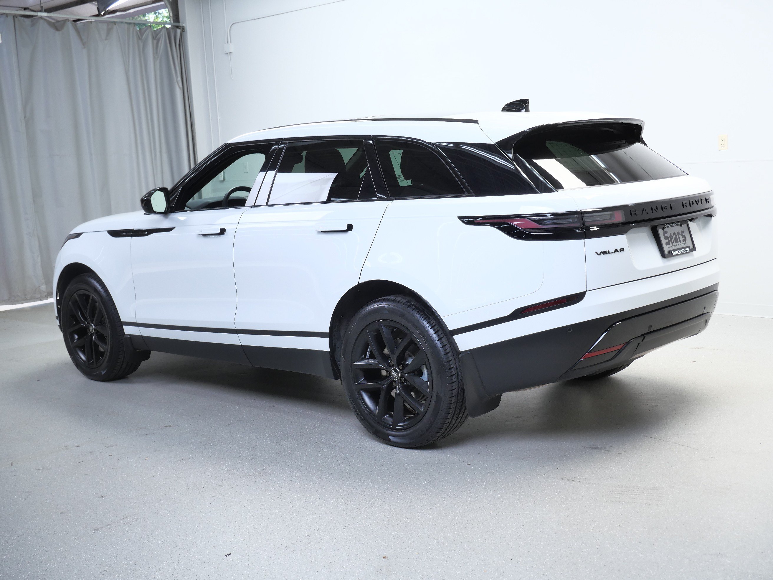 Used 2025 Land Rover Range Rover Velar S AWD/4WD image 11
