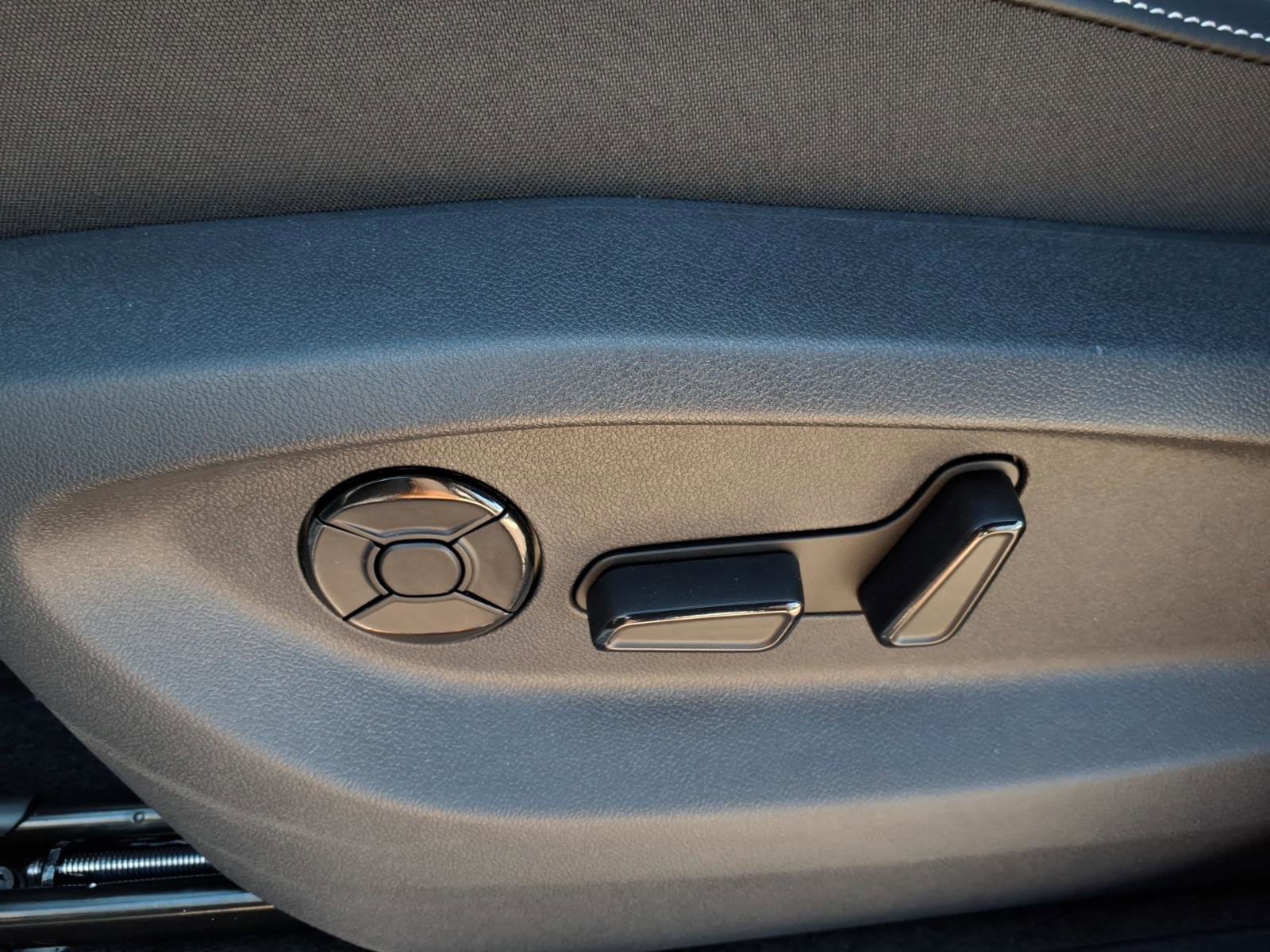 New 2026 Volkswagen Tiguan SE R-Line image 15