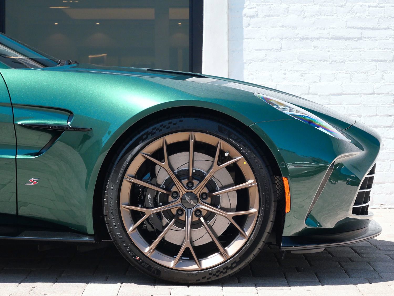 New 2026 Aston Martin V8 Vantage S RWD image 4