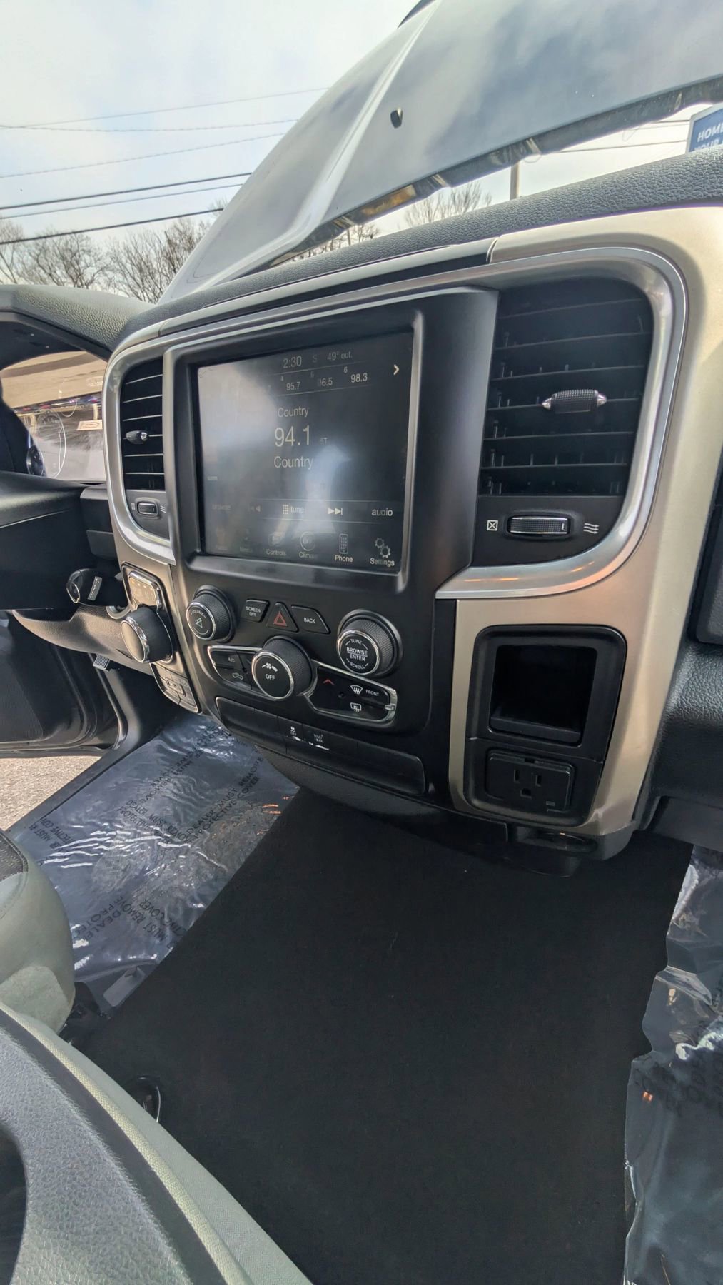 Used 2014 RAM 1500 Outdoorsman AWD/4WD image 12