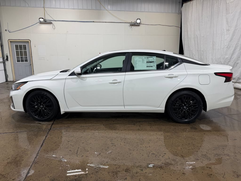 New 2026 Nissan Altima 2.5 SV w/ SV Special Edition Package FWD image 14