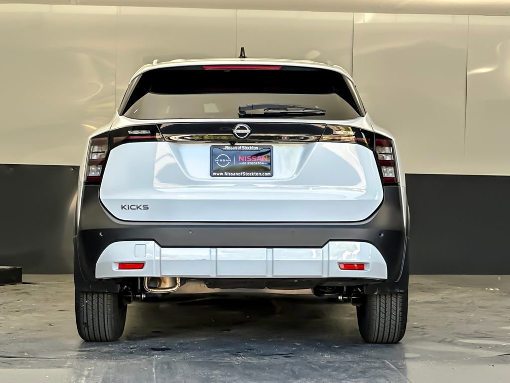 Used 2026 Nissan Kicks SV FWD image 4