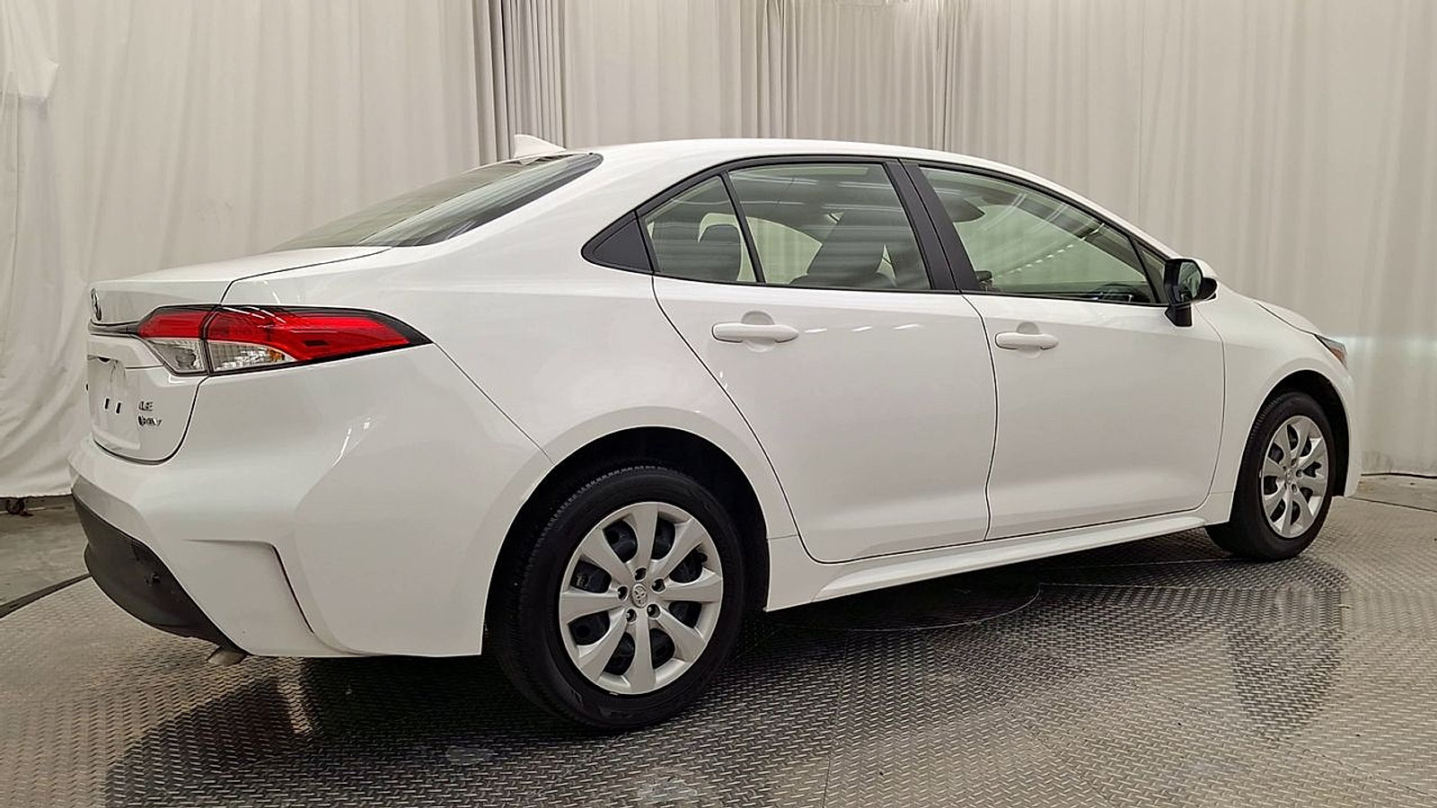 Certified 2025 Toyota Corolla LE FWD image 6