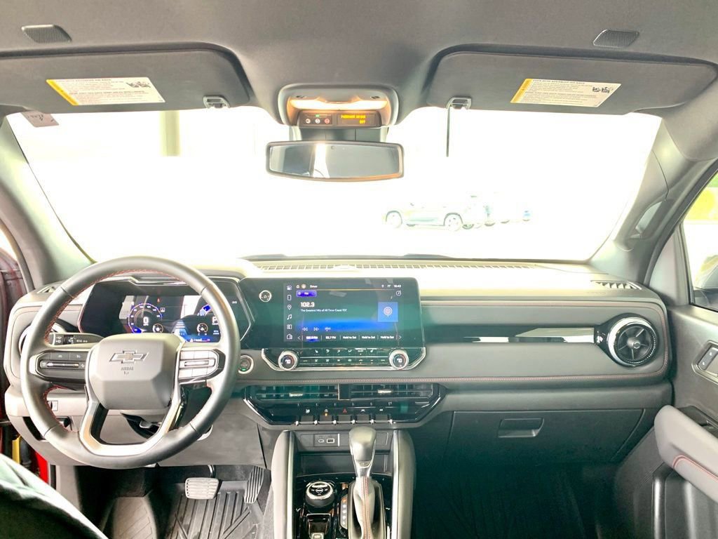 Used 2024 Chevrolet Colorado Z71 w/ Z71 Convenience Package 2 image 15