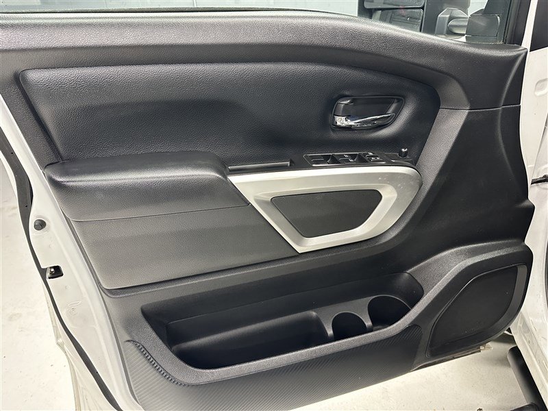 Used 2021 Nissan Titan SV w/ SV Convenience Package image 20