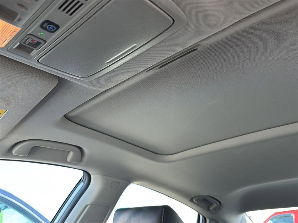 Used 2018 Honda Accord Touring image 10