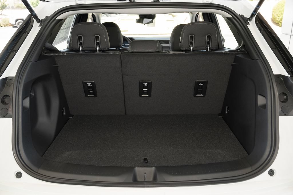 New 2027 Chevrolet Bolt LT FWD image 31