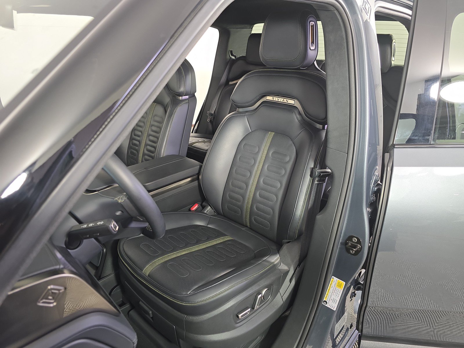 Used 2024 Rivian R1T Adventure AWD/4WD image 20