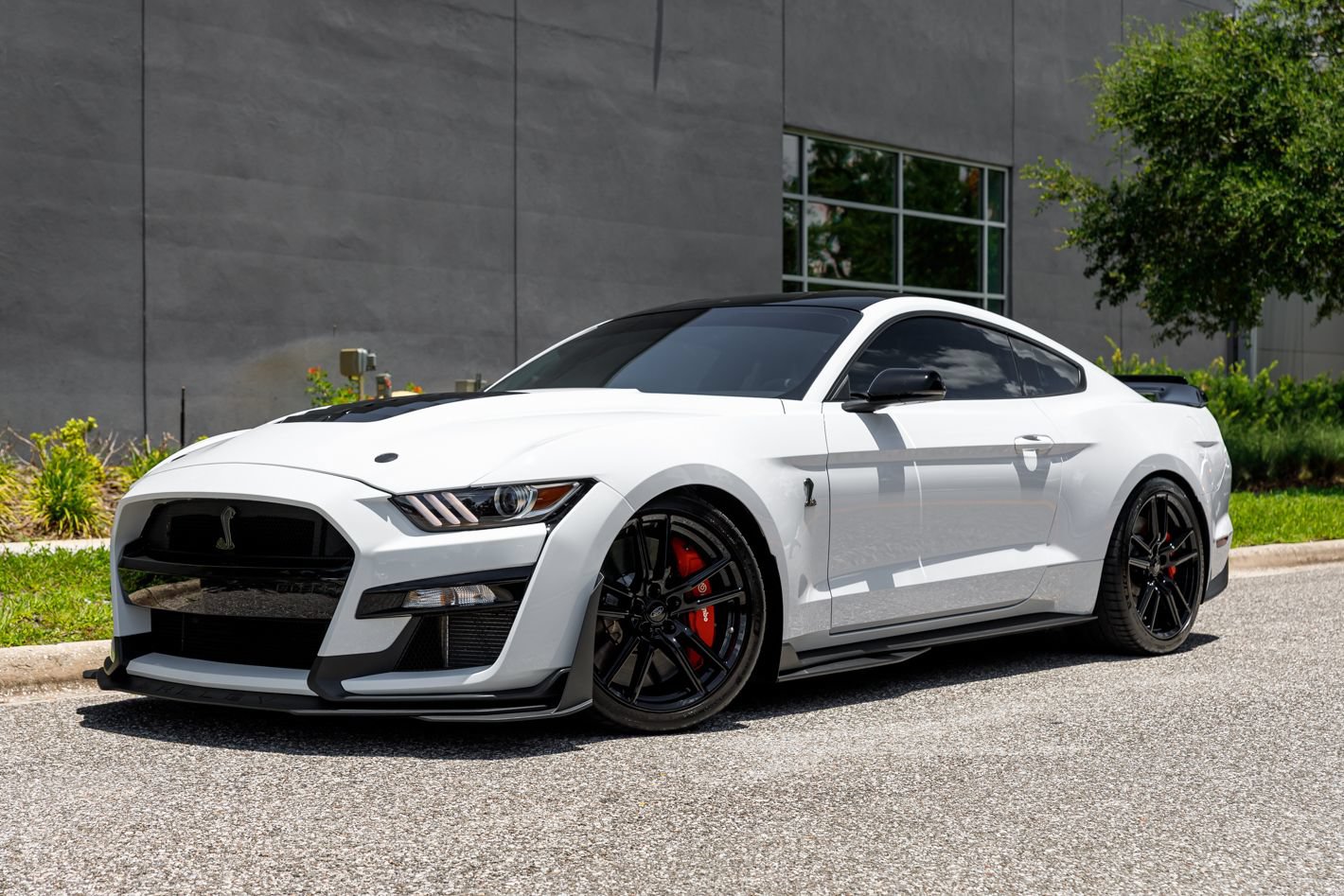 Used 2022 Ford Mustang Shelby GT500 w/ Technology Package RWD image 33