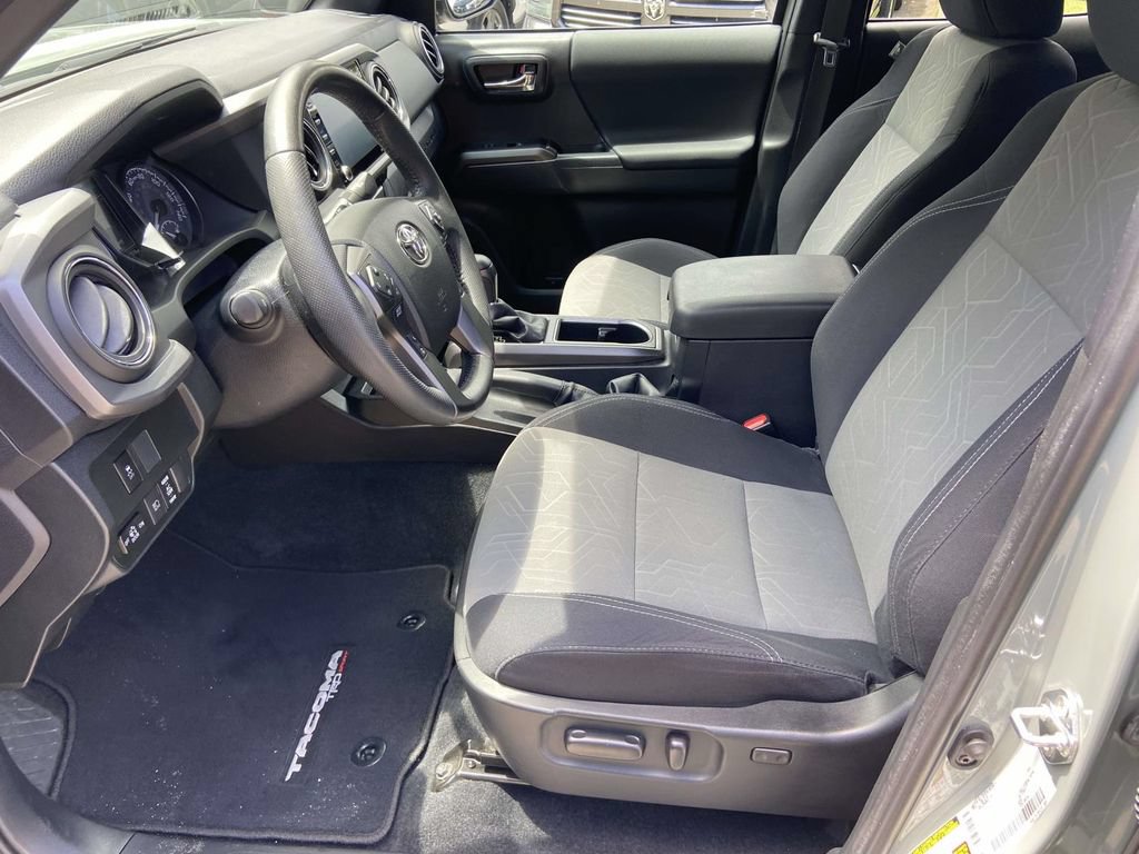 Used 2022 Toyota Tacoma TRD Sport w/ Technology Package RWD image 18