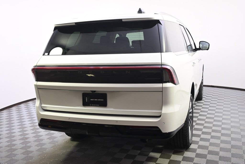 New 2025 Lincoln Navigator Reserve image 6