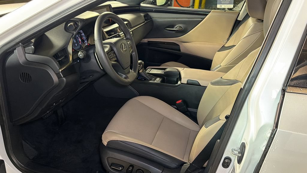 Certified 2021 Lexus ES 250 w/ Accessory Package 2 AWD/4WD image 18