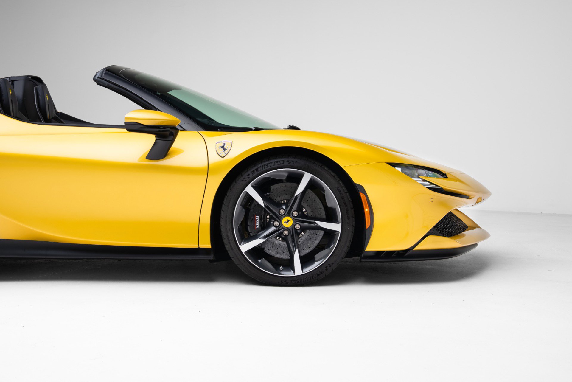 Used 2023 Ferrari SF90 Spider AWD/4WD image 37