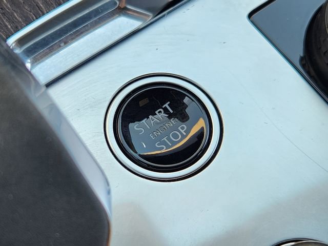 Used 2023 Land Rover Range Rover SE image 20