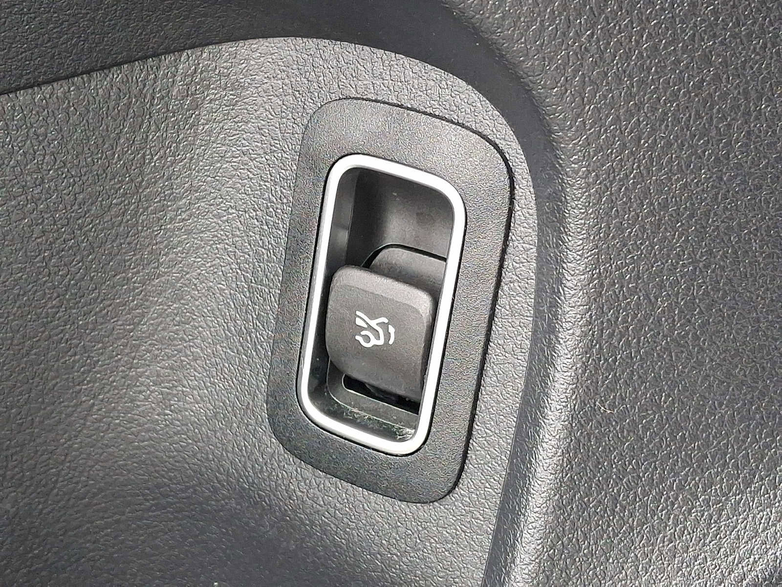 Used 2023 Mercedes-Benz CLA 250 4MATIC image 23