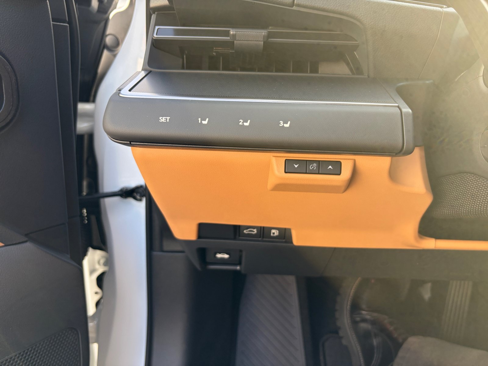 New 2026 Lexus ES 350h AWD image 29