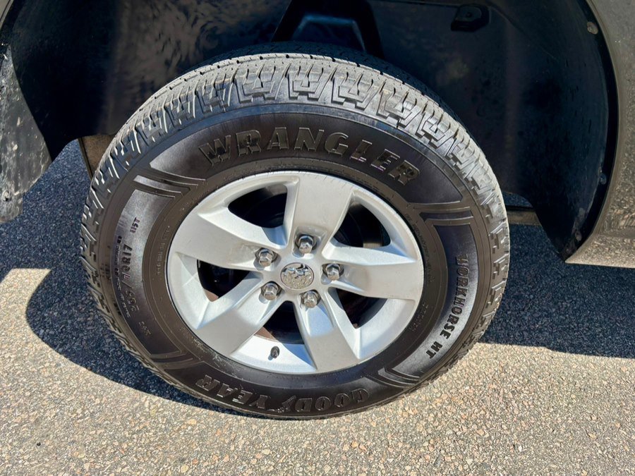 Used 2015 RAM 1500 Tradesman w/ Popular Equipment Group AWD/4WD image 28