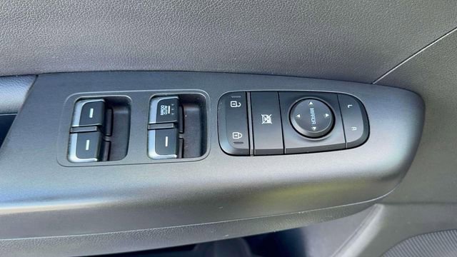 Used 2020 Kia Sportage LX image 15