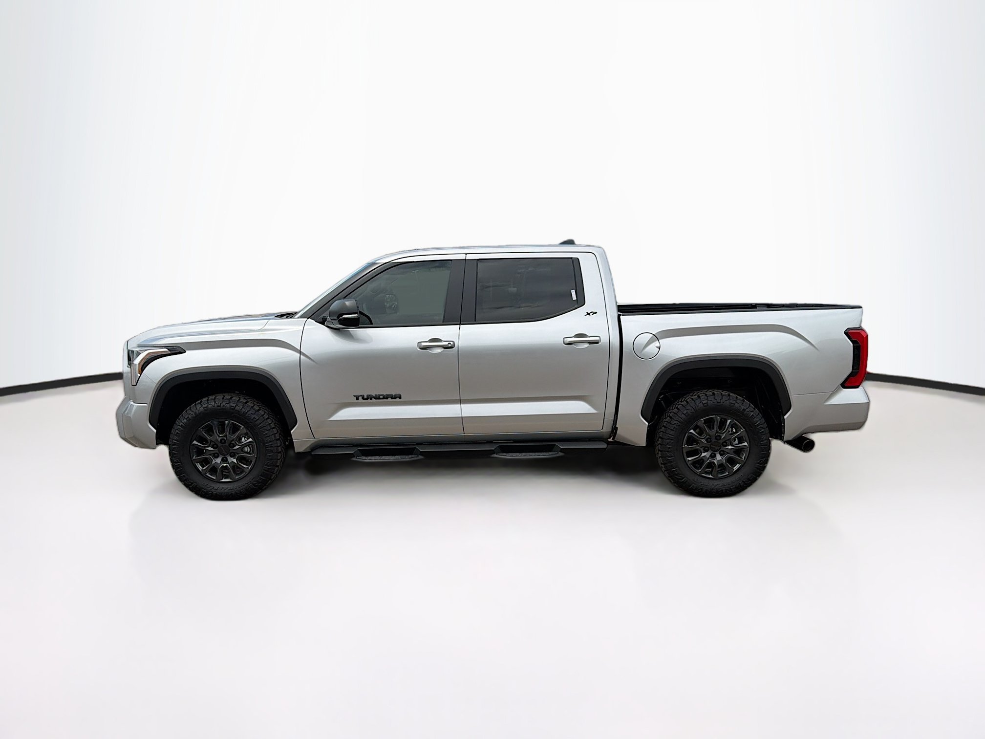 Used 2026 Toyota Tundra SR5 w/ SR5 Premium Package AWD/4WD image 4