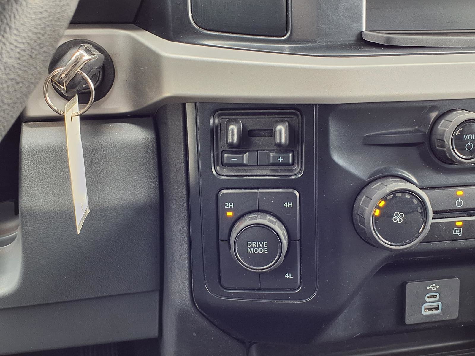 Used 2025 Ford F250 XLT image 13