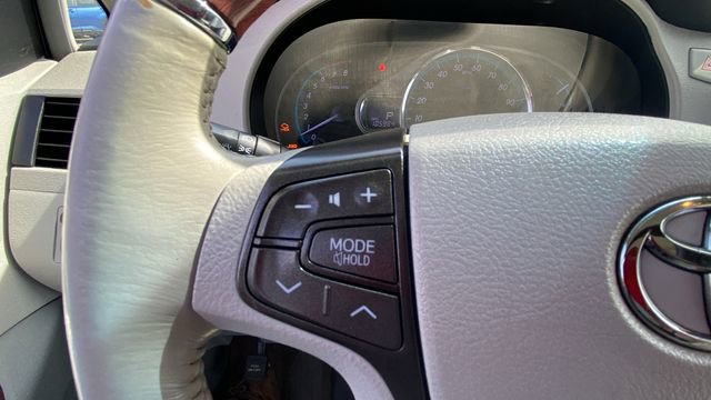 Used 2014 Toyota Sienna Limited w/ Limited Premium Package image 24