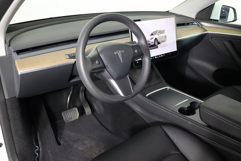 Used 2023 Tesla Model Y AWD image 24