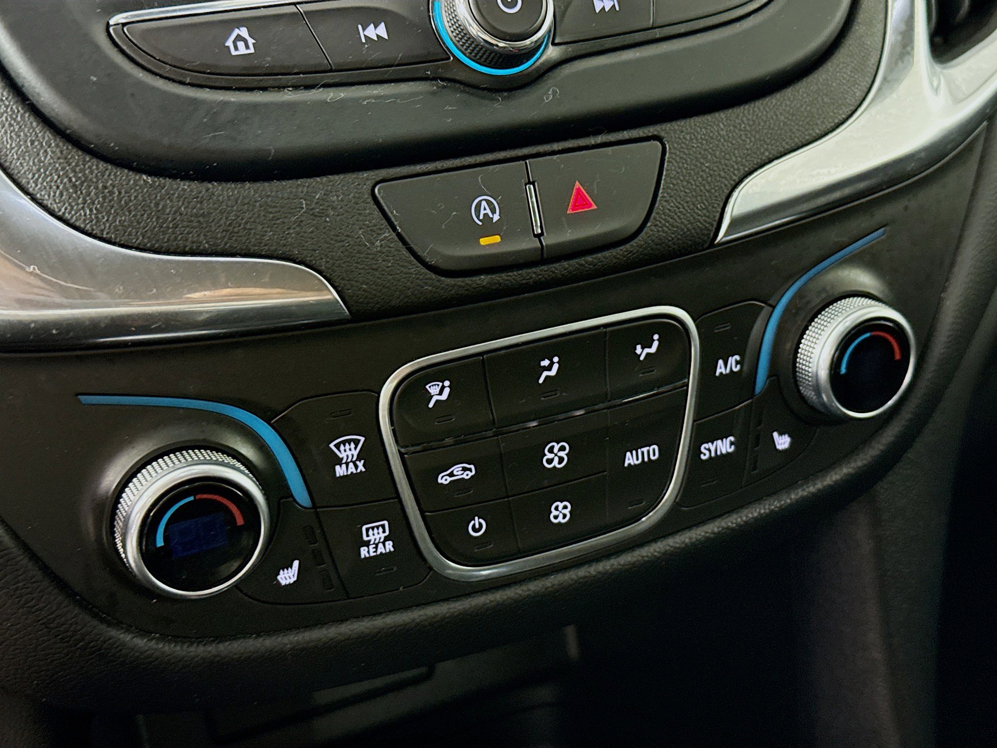 Used 2024 Chevrolet Equinox LT image 17