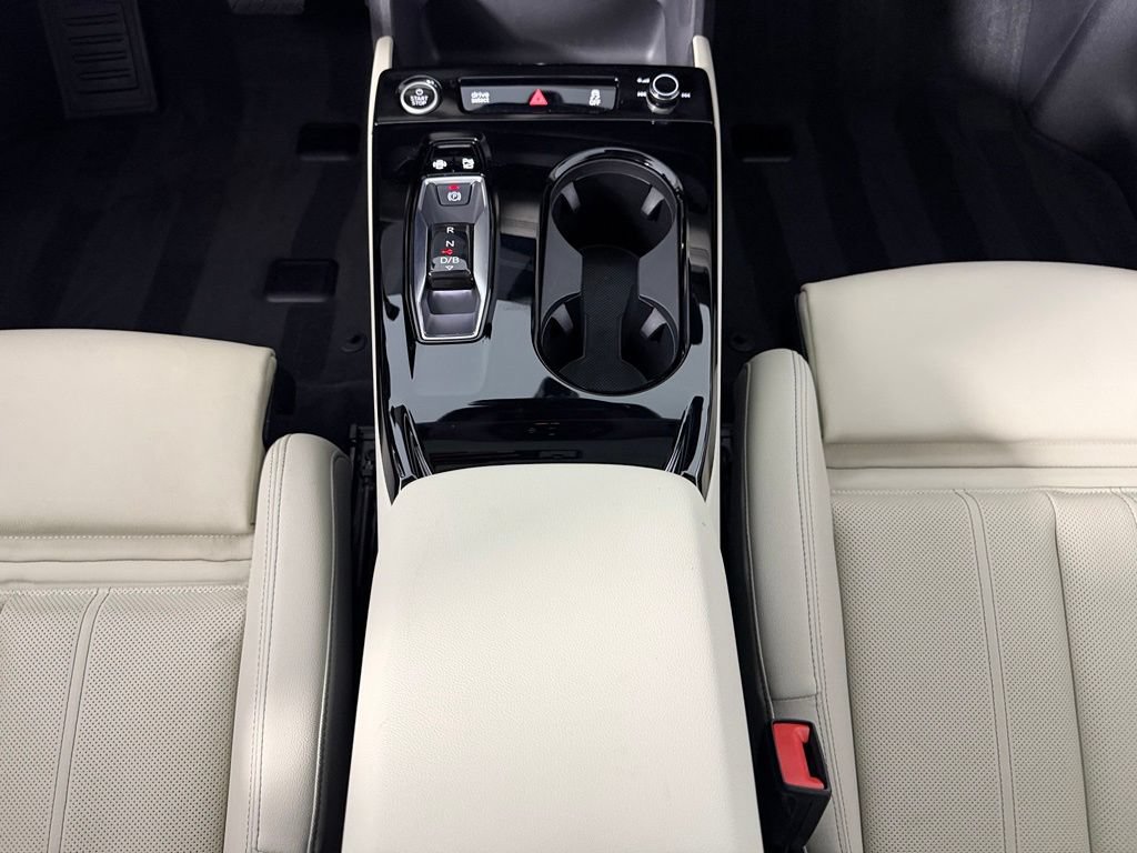 Used 2025 Audi A6 e-tron Prestige w/ Beige Warm Weather Package AWD/4WD image 17