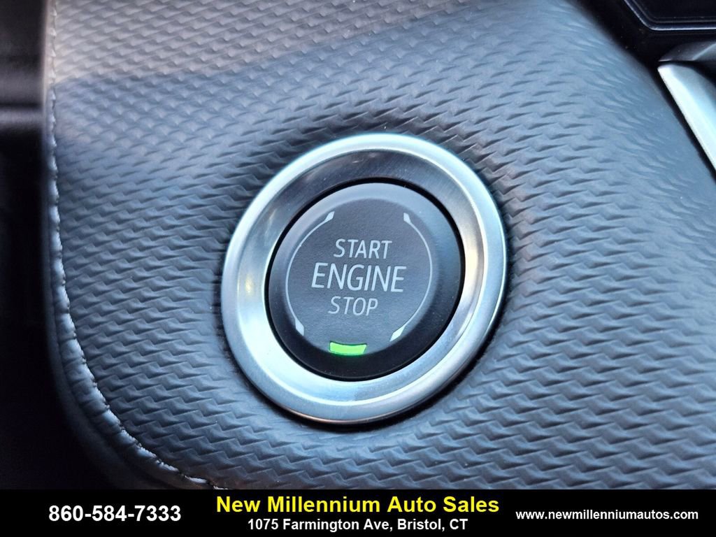 Used 2025 Chevrolet Equinox LT image 24