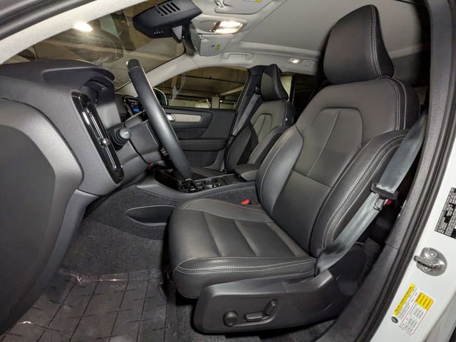 New 2025 Volvo XC40 B5 Core w/ Protection Package Premier image 13