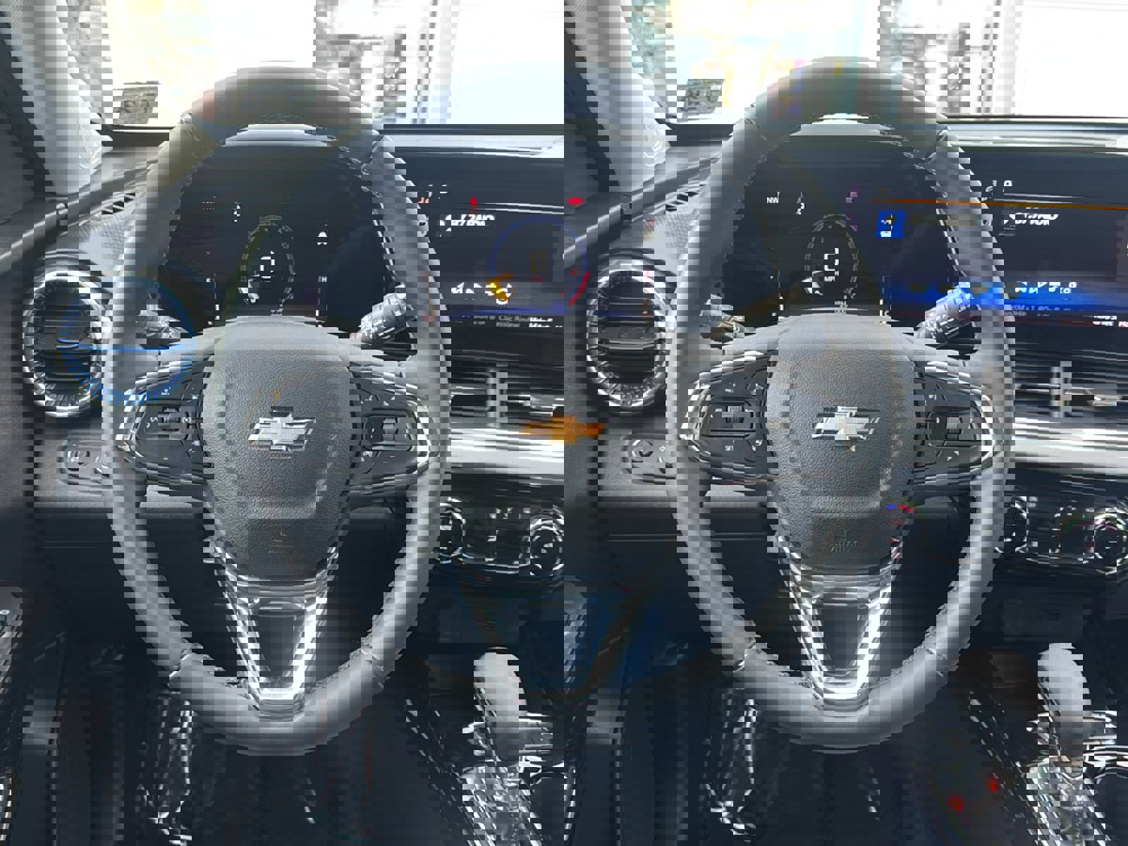 Used 2024 Chevrolet Trax LT w/ Driver Confidence Package image 2