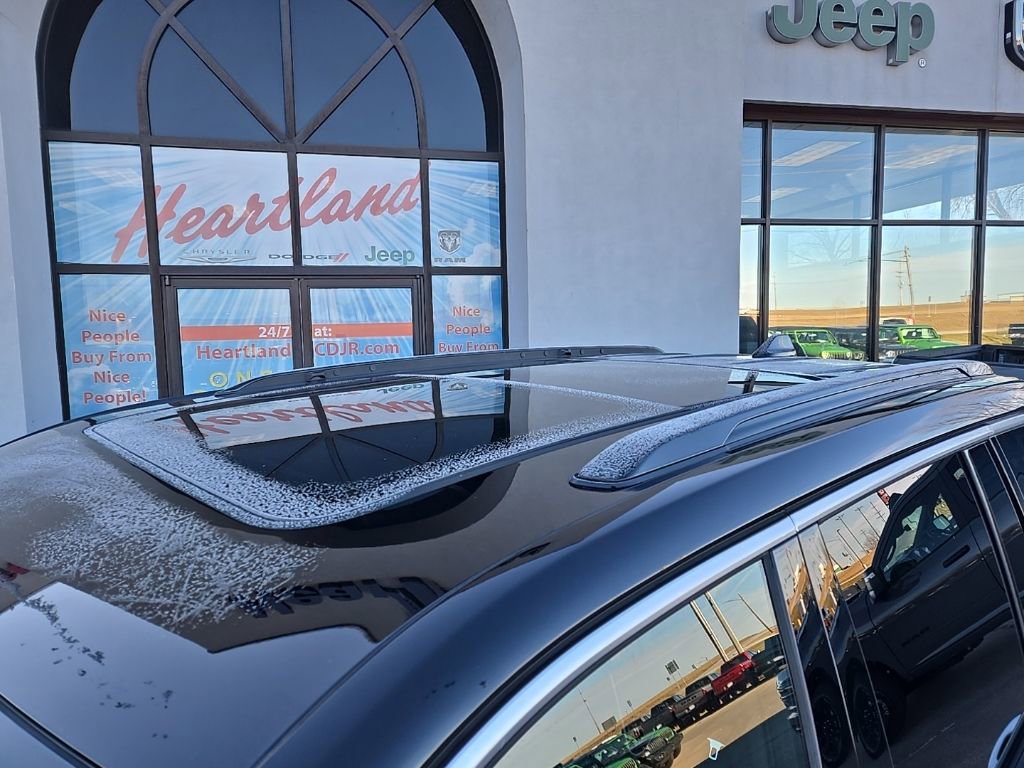 Used 2025 Jeep Grand Cherokee Summit image 16