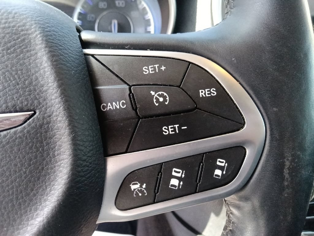 Used 2017 Chrysler 300 C w/ Safetytec Plus Group RWD image 21