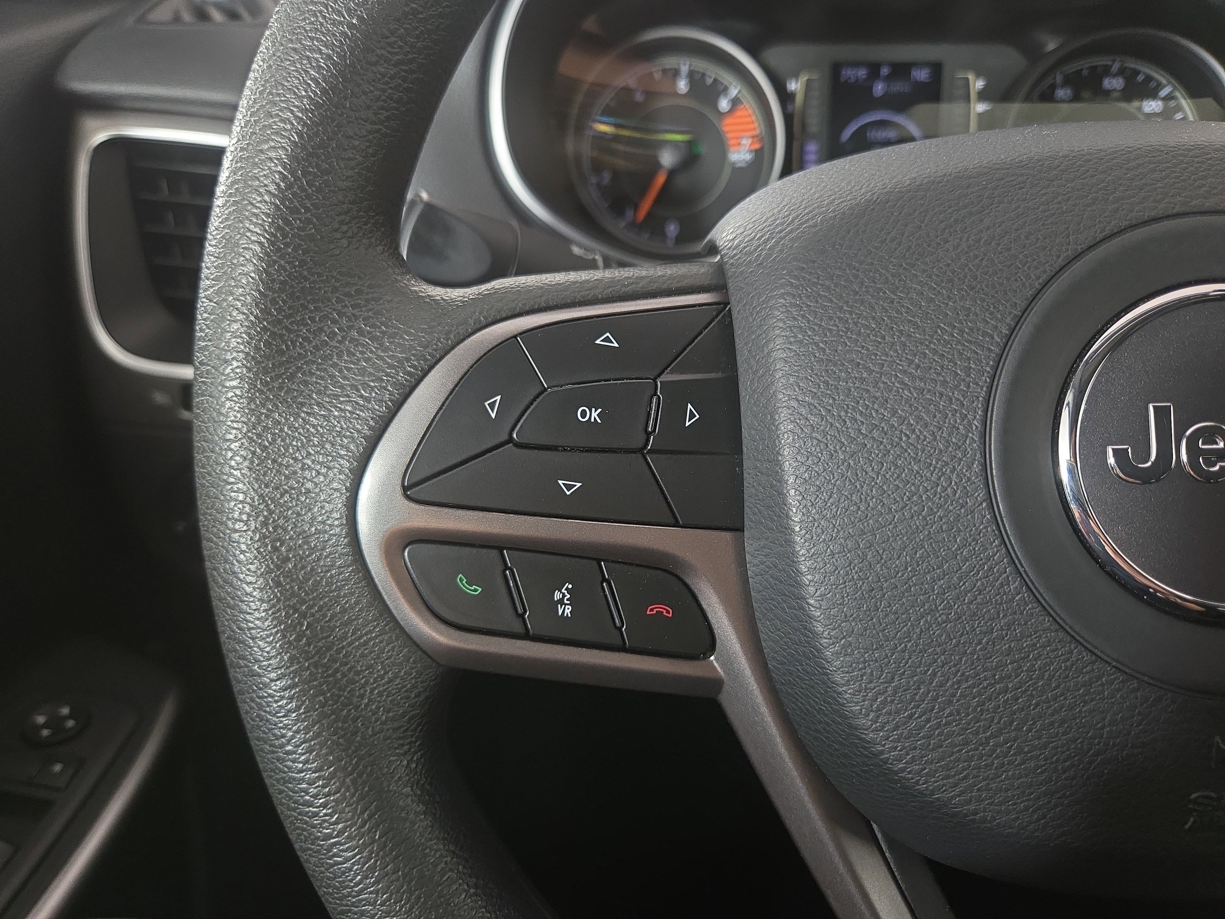Used 2021 Jeep Cherokee Latitude AWD/4WD image 16