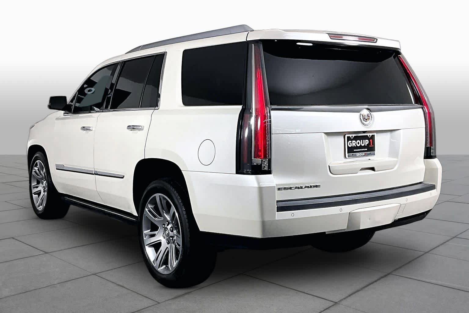 Used 2015 Cadillac Escalade Premium RWD image 11