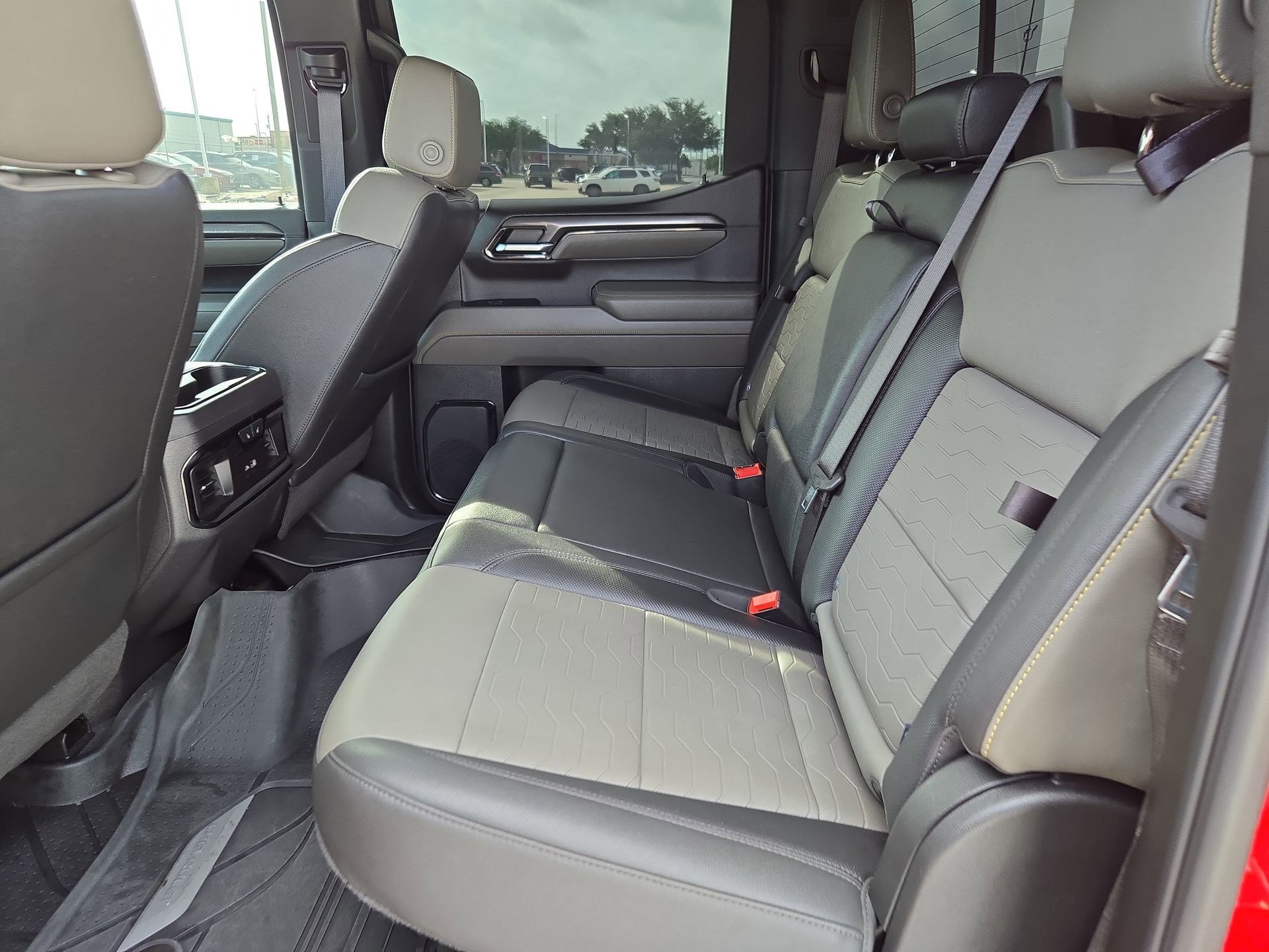 Used 2024 Chevrolet Silverado 1500 ZR2 w/ Technology Package image 29