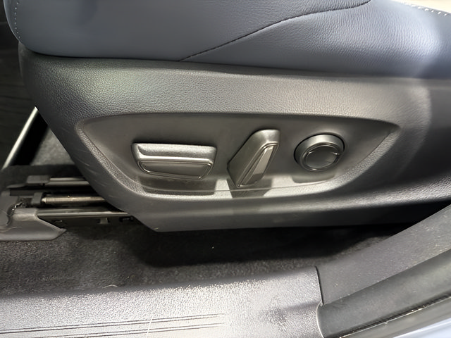 Certified 2023 Subaru Solterra AWD image 13