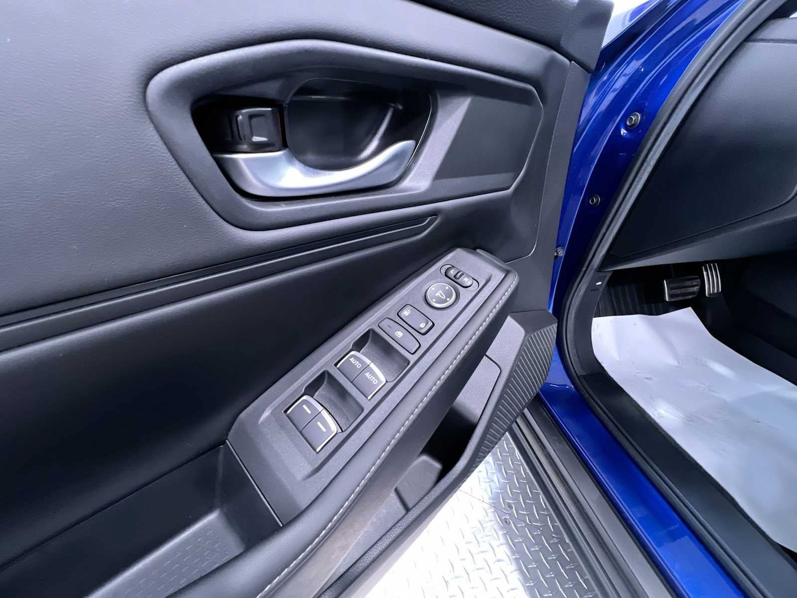 Used 2025 Honda Accord Sport image 12