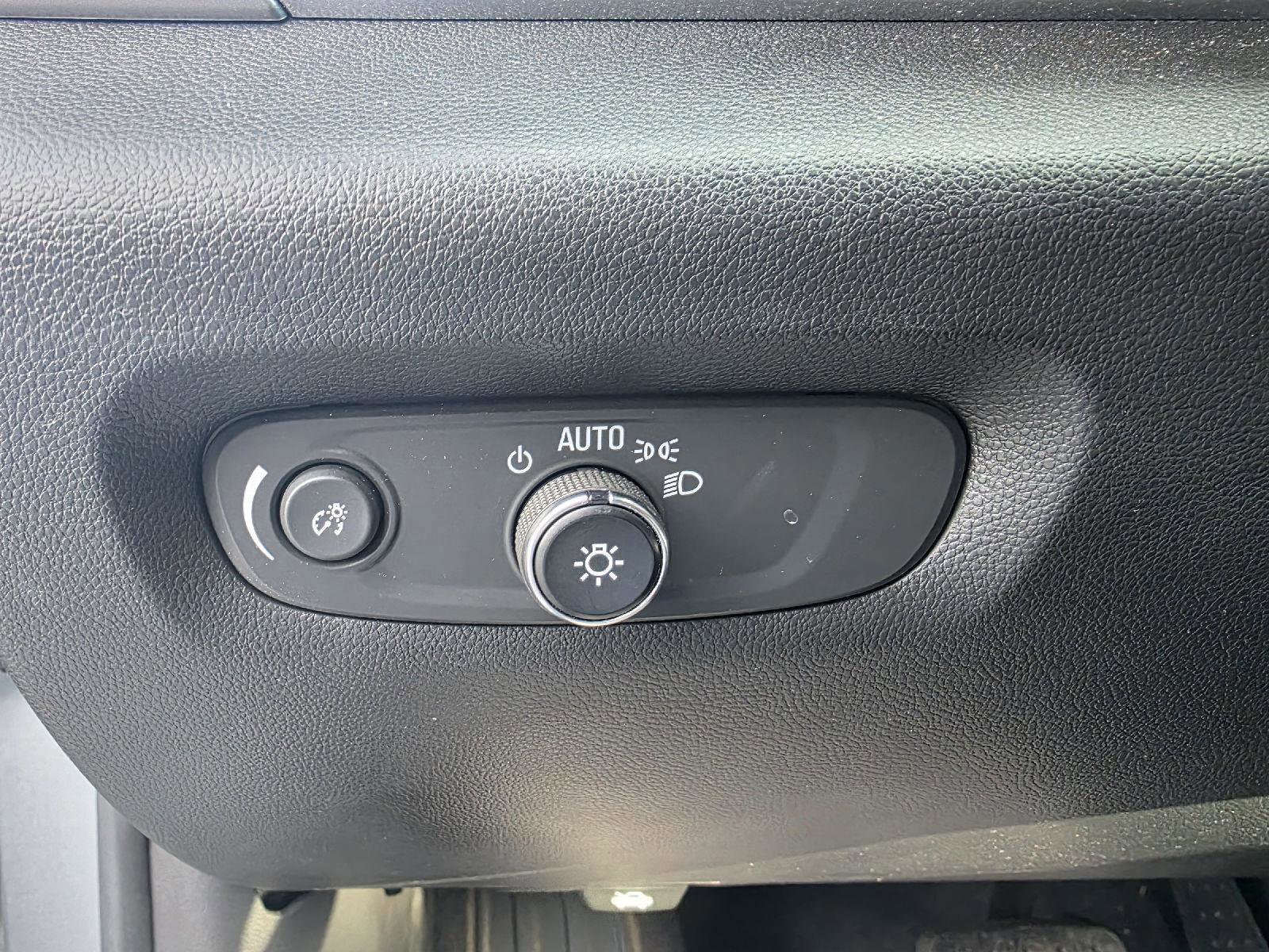 Used 2023 Chevrolet Traverse LS image 11