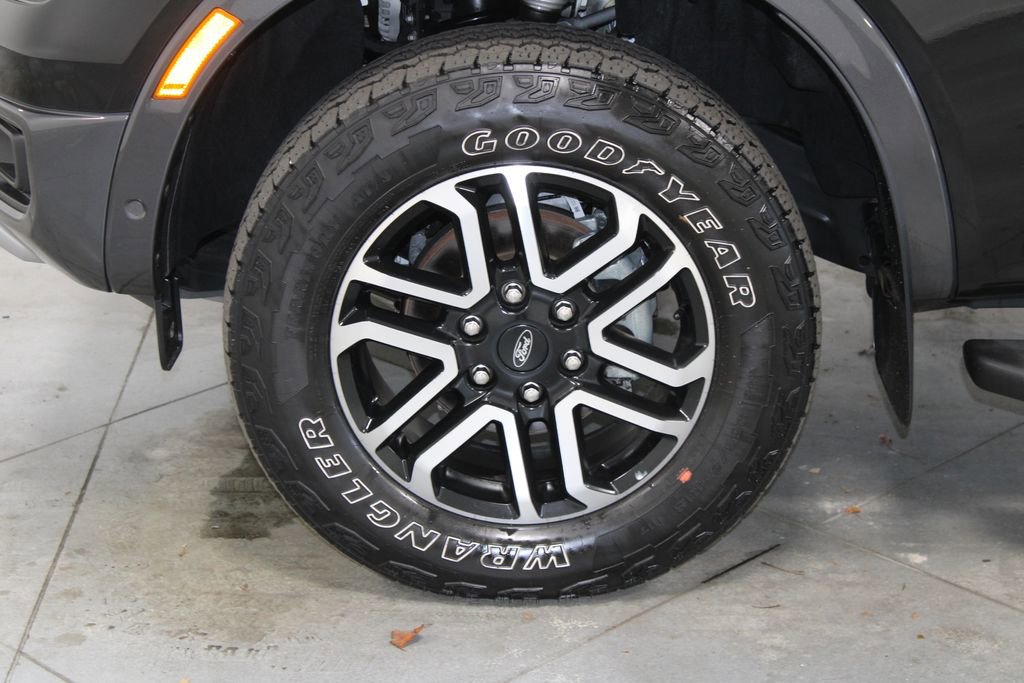 Used 2024 Ford Ranger Lariat w/ FX4 Off-Road Package image 21