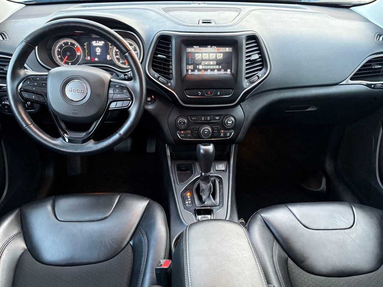 Used 2021 Jeep Cherokee Latitude Plus image 12