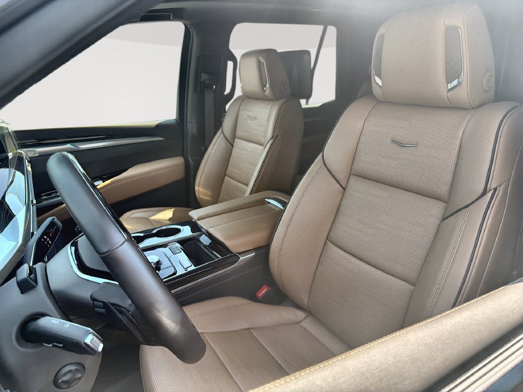 Used 2025 Cadillac Escalade Premium Luxury w/ Touring Package AWD/4WD image 13
