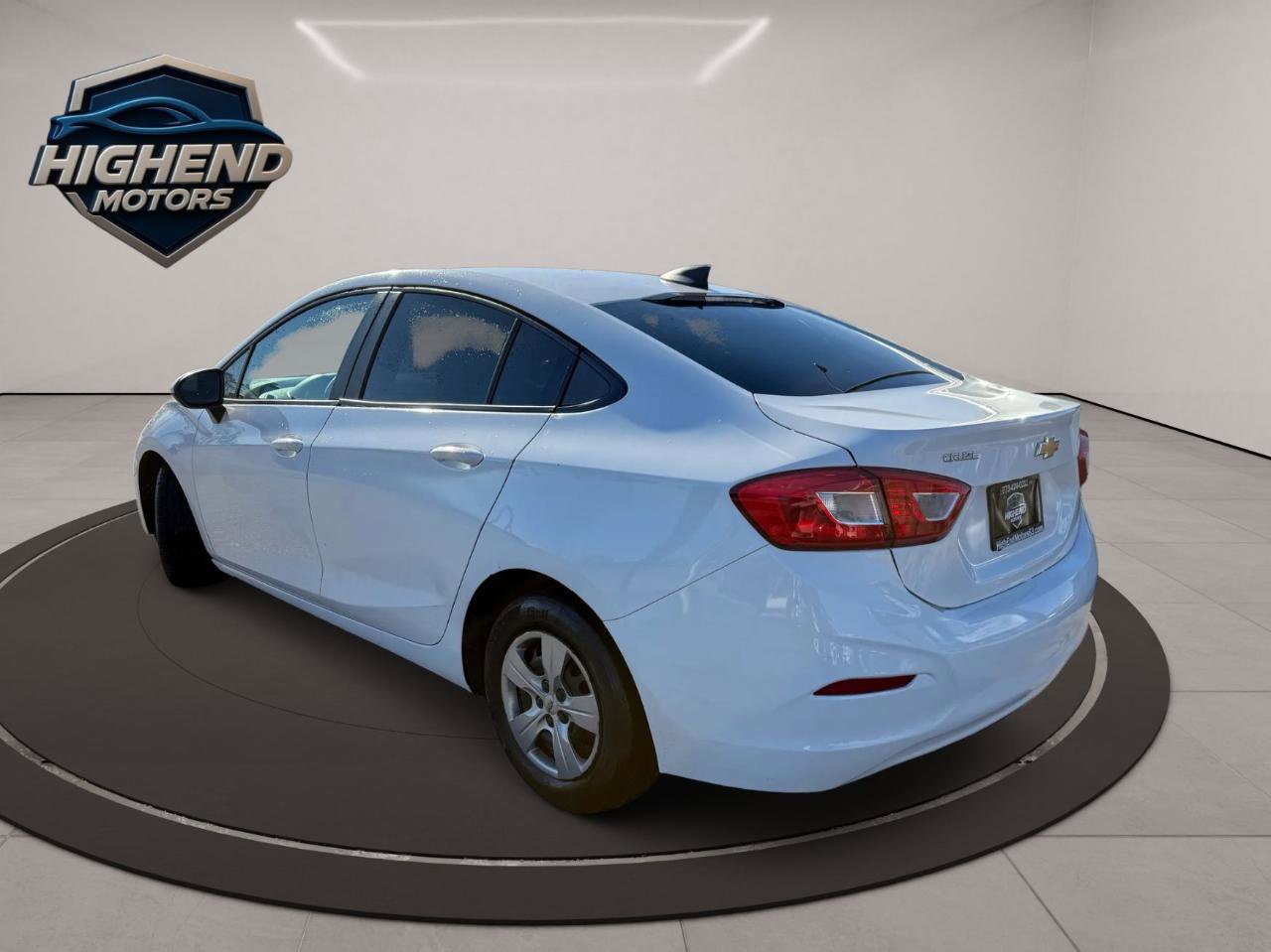 Used 2018 Chevrolet Cruze LS image 4