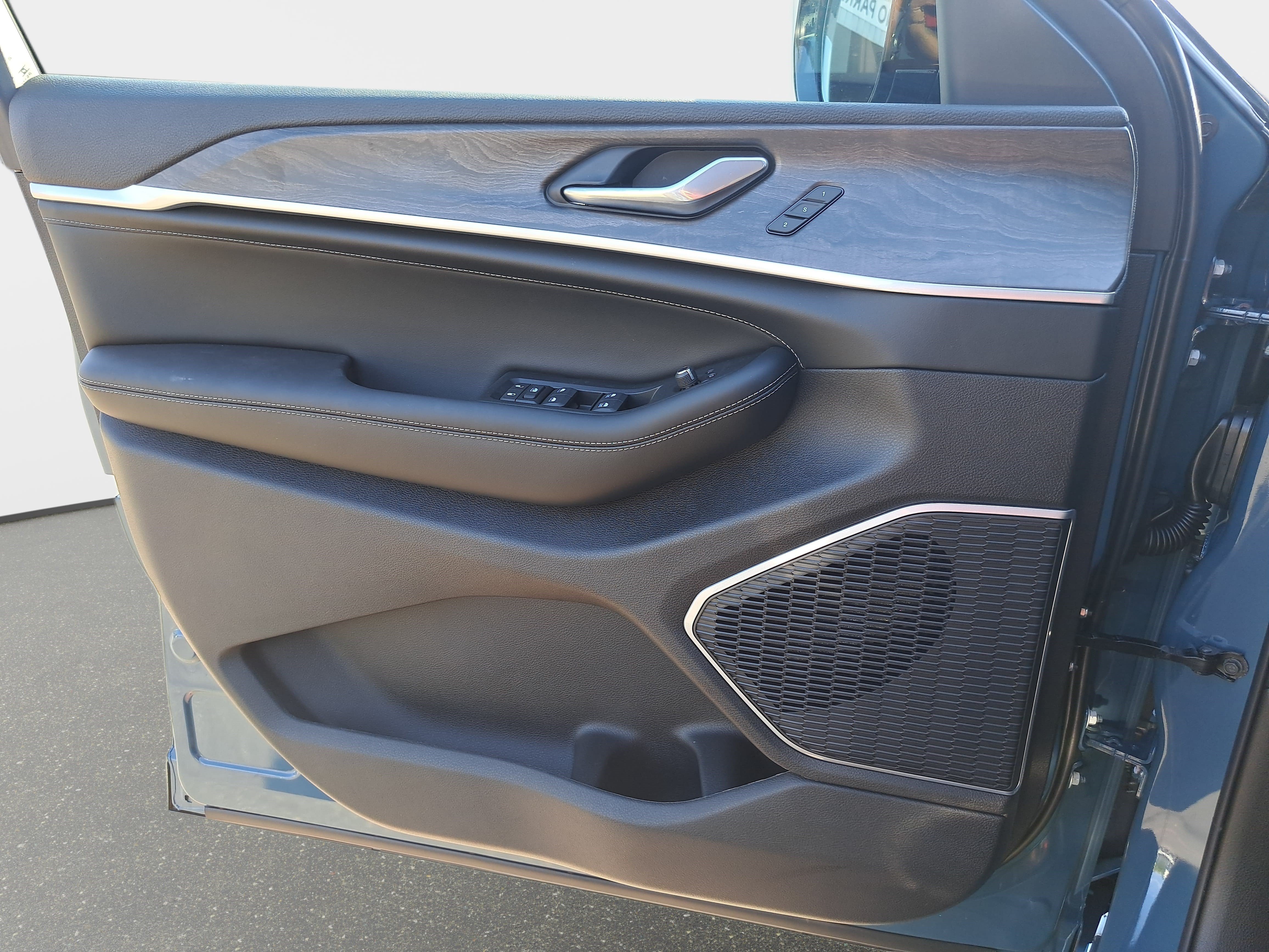 New 2026 Jeep Grand Cherokee Limited AWD/4WD image 26