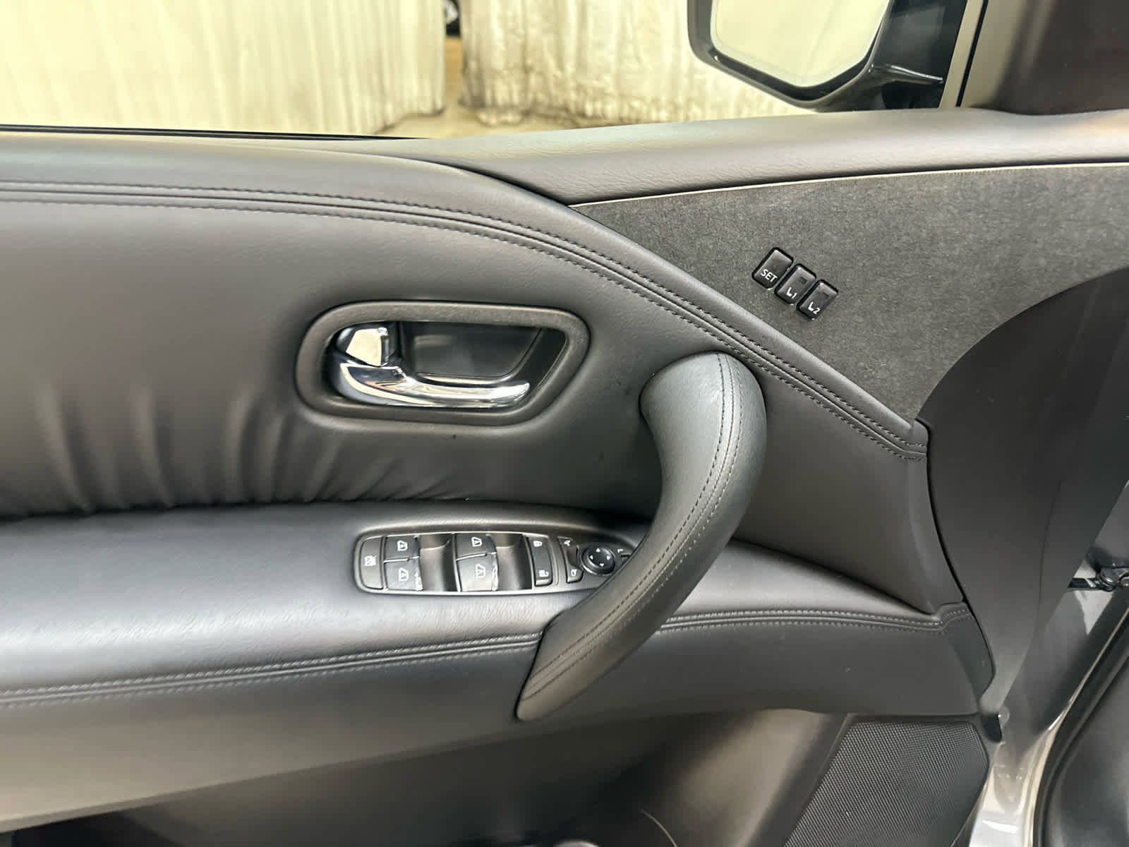 Certified 2024 Nissan Armada SL w/ Midnight Edition Package image 26