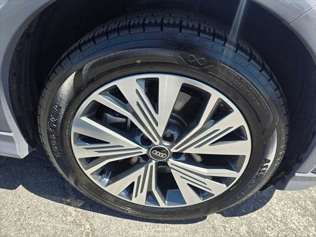 Used 2023 Audi Q4 e-tron Premium Plus w/ Premium Plus RWD image 9