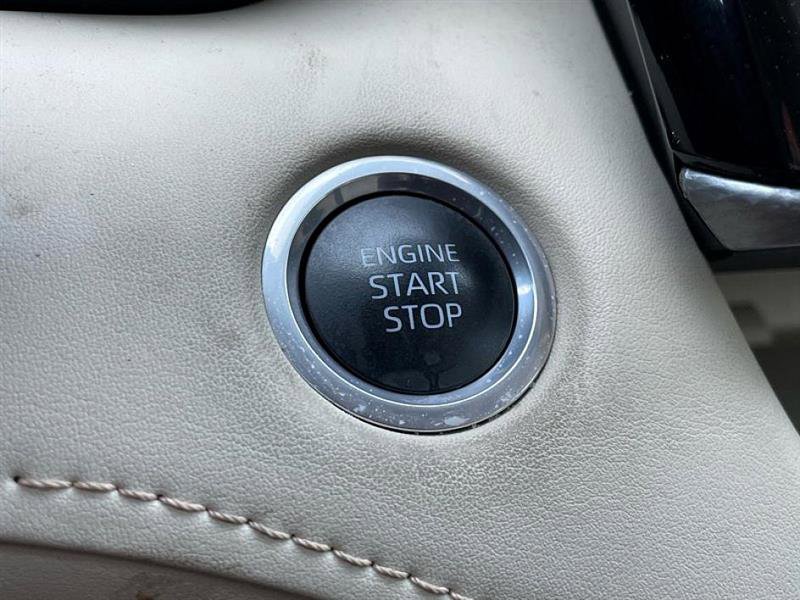 Used 2024 Toyota Highlander LE image 40