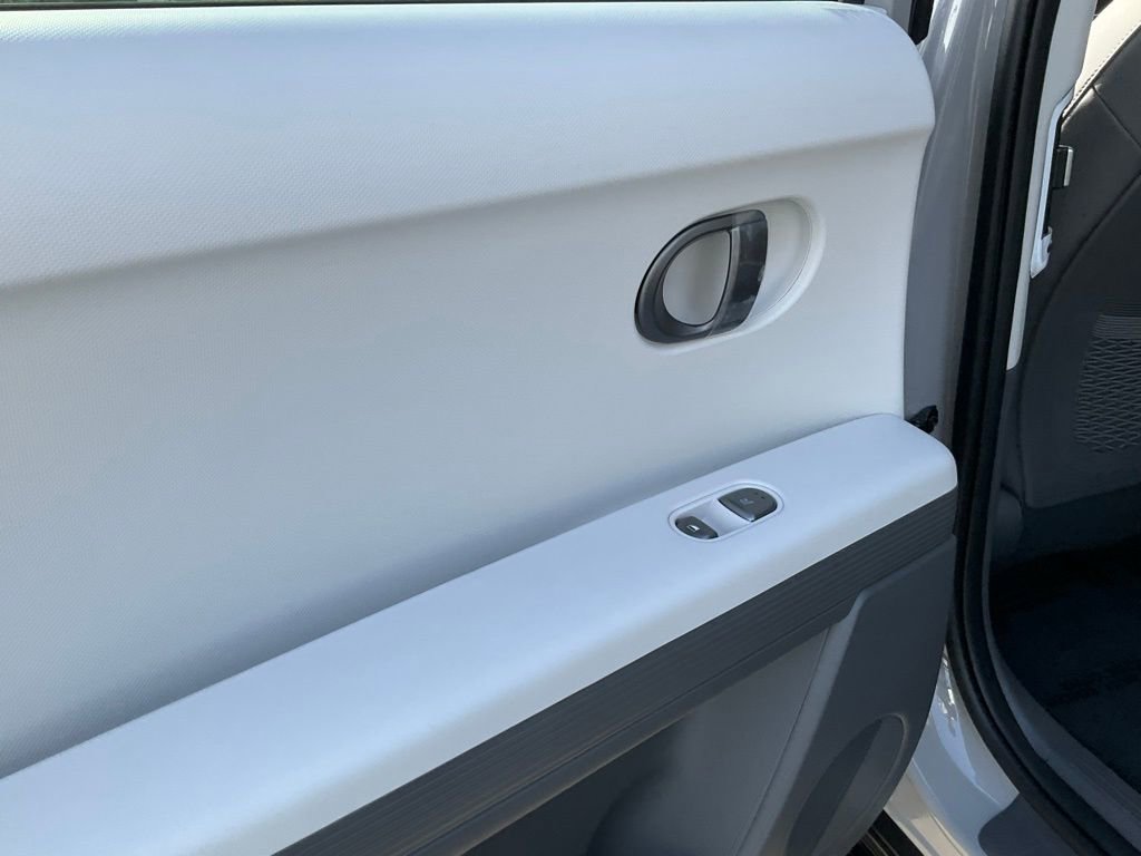 Used 2025 Hyundai Ioniq 5 SEL image 33