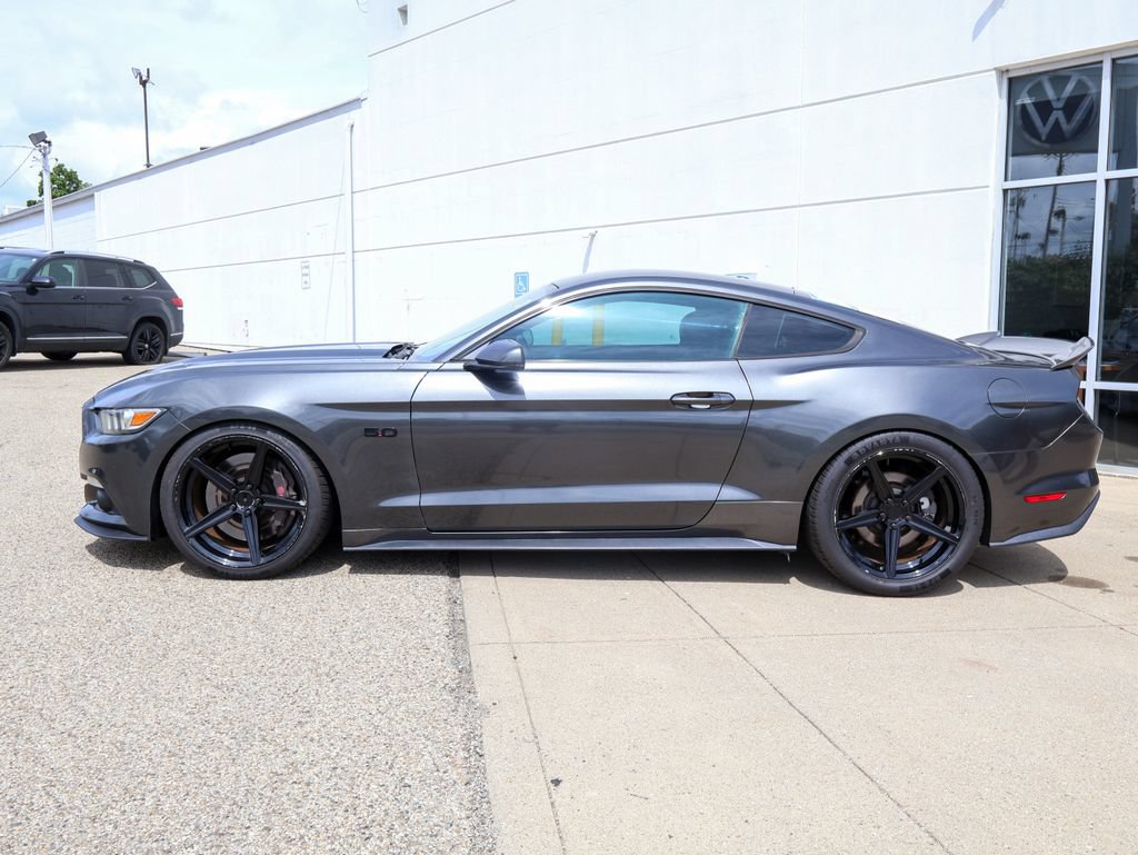 Used 2016 Ford Mustang GT RWD image 2